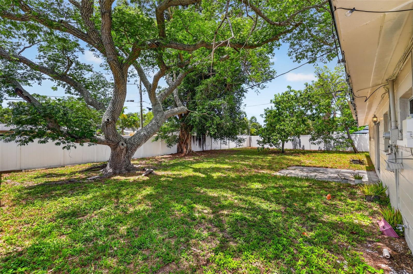 Image 6 of 19 For 3673 Searobin Drive Se