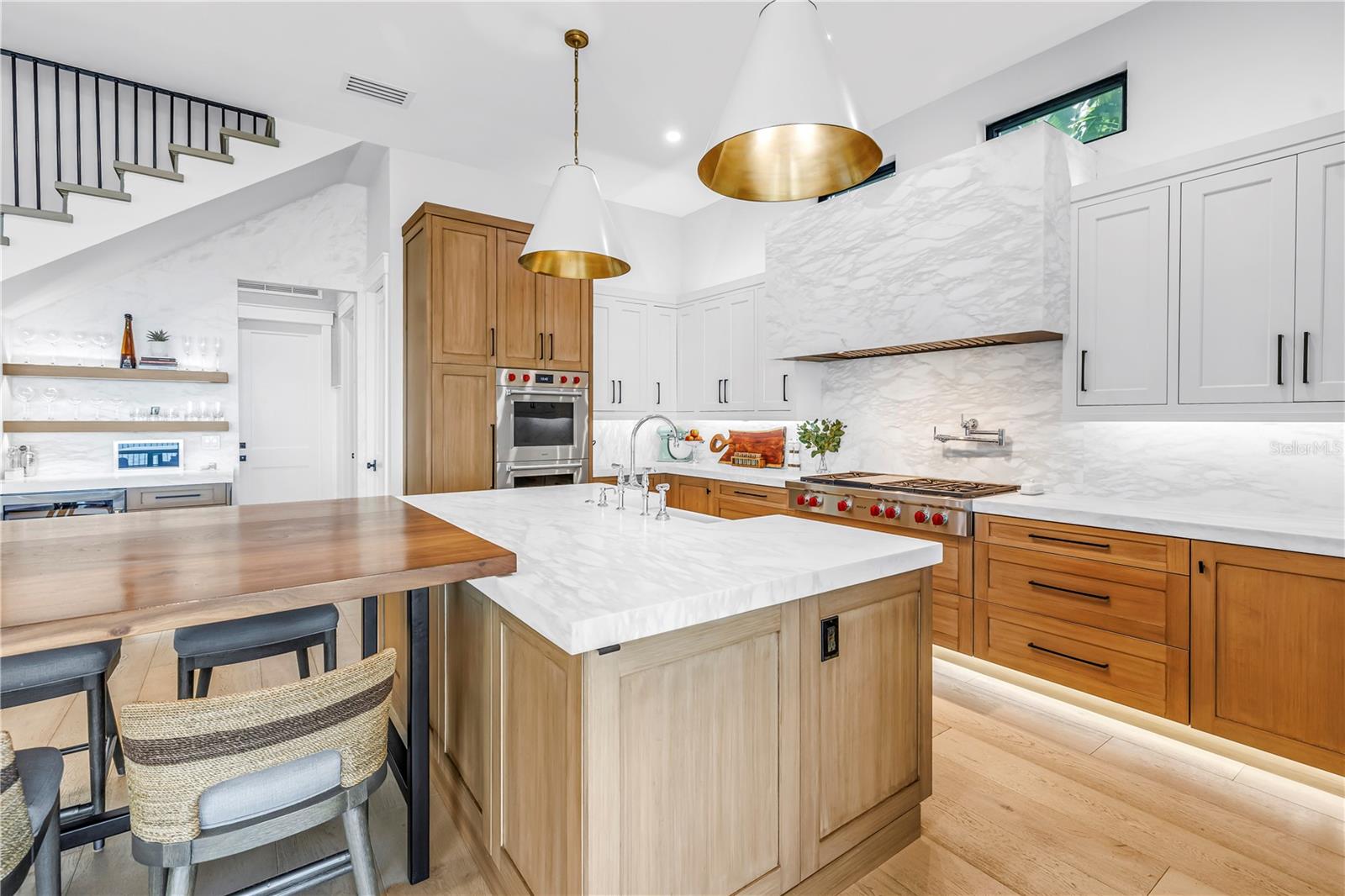 Listing photo id 11 for 386 26th Avenue Se