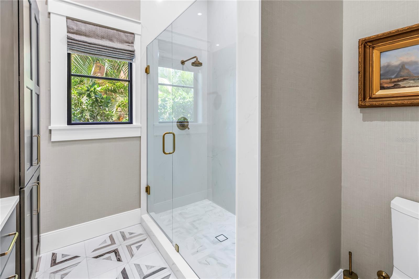 Listing photo id 49 for 386 26th Avenue Se