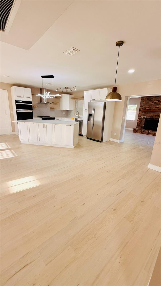 Image 21 of 54 For 6409 Rosewood Drive