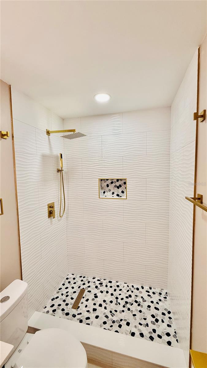Image 33 of 54 For 6409 Rosewood Drive