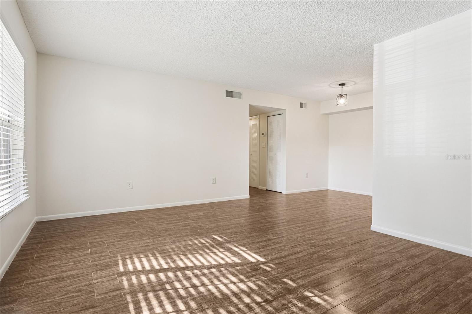 Image 3 of 32 For 2690 Coral Landings Boulevard 622