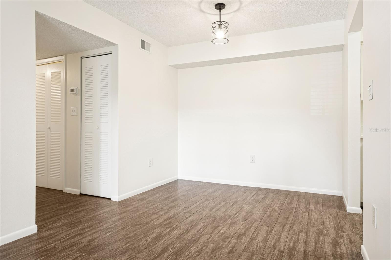 Image 5 of 32 For 2690 Coral Landings Boulevard 622