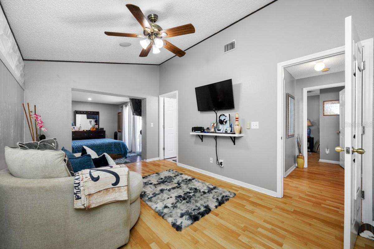 Image 7 of 20 For 13132 Carrollwood Creek Drive