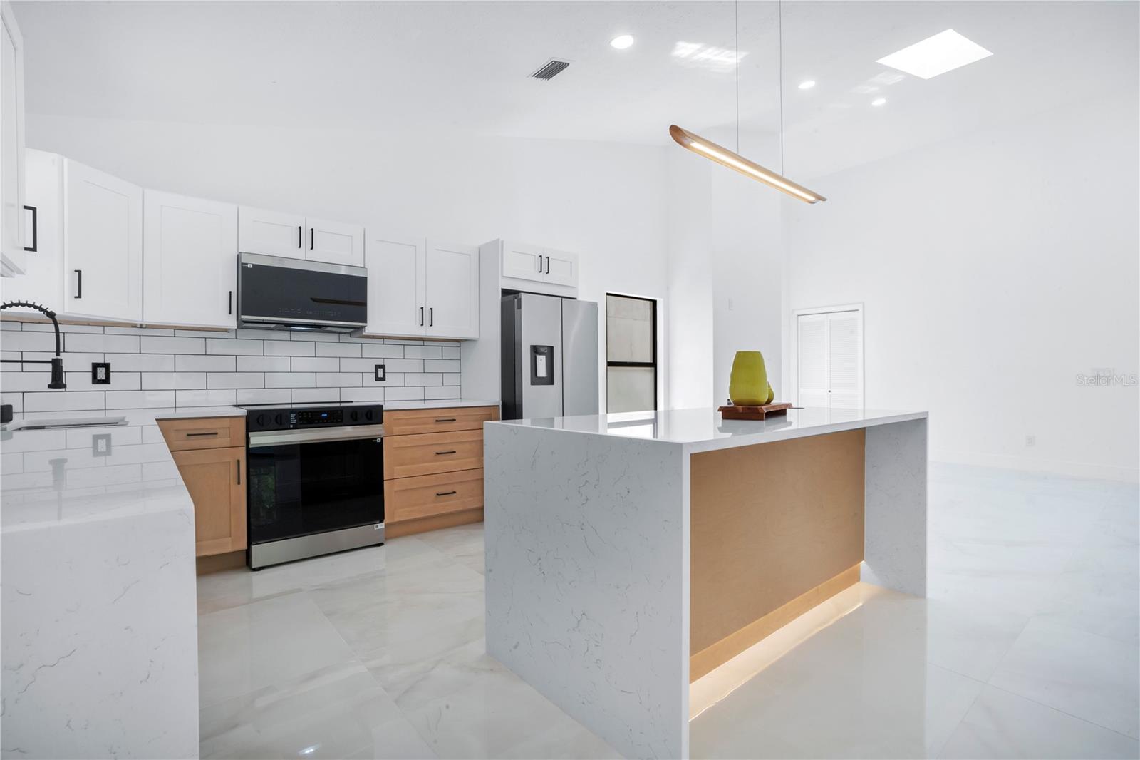 Image 16 of 53 For 11230 Elmfield Drive