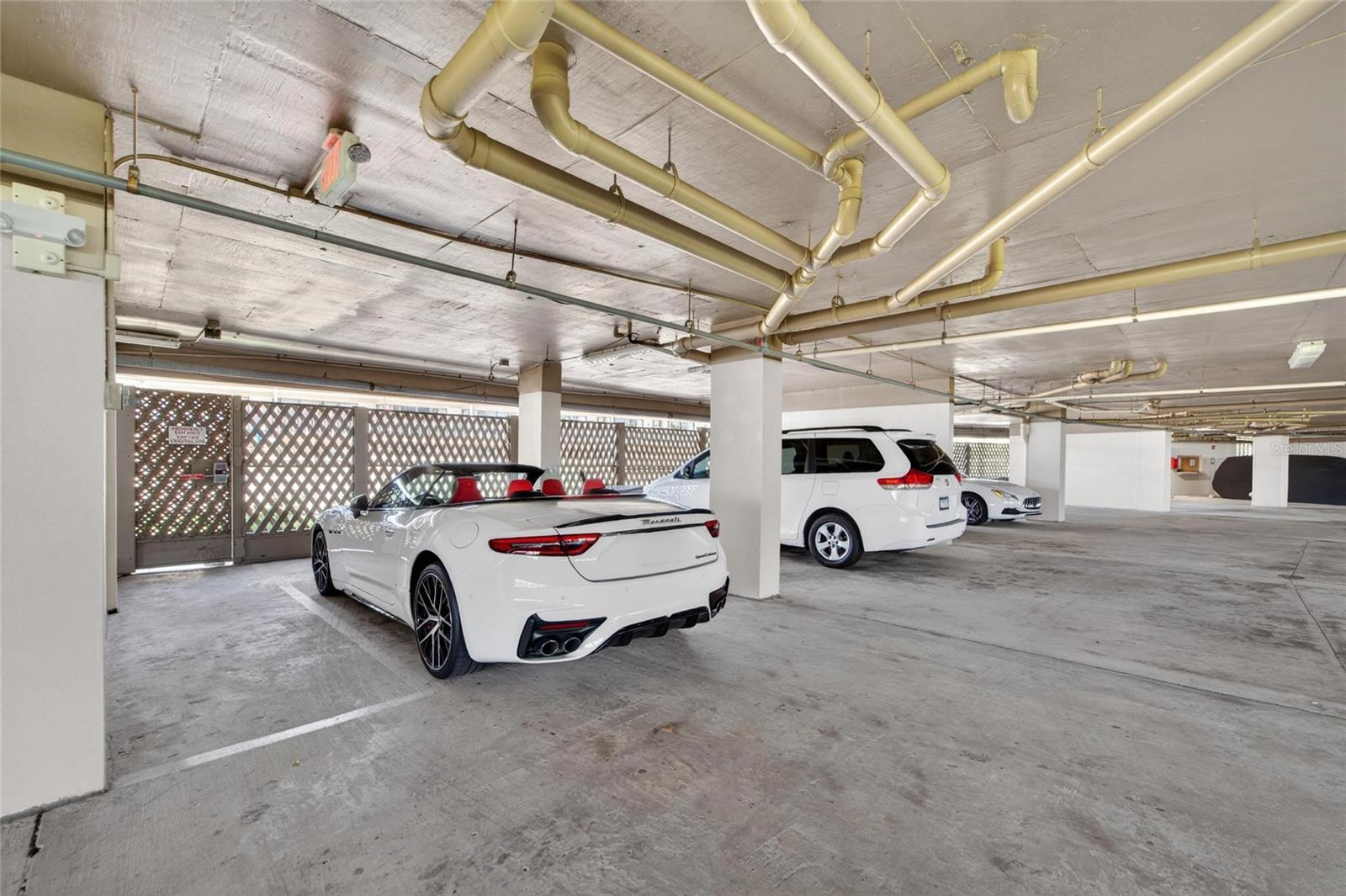 Image 13 of 94 For 4450 Gulf Boulevard 113