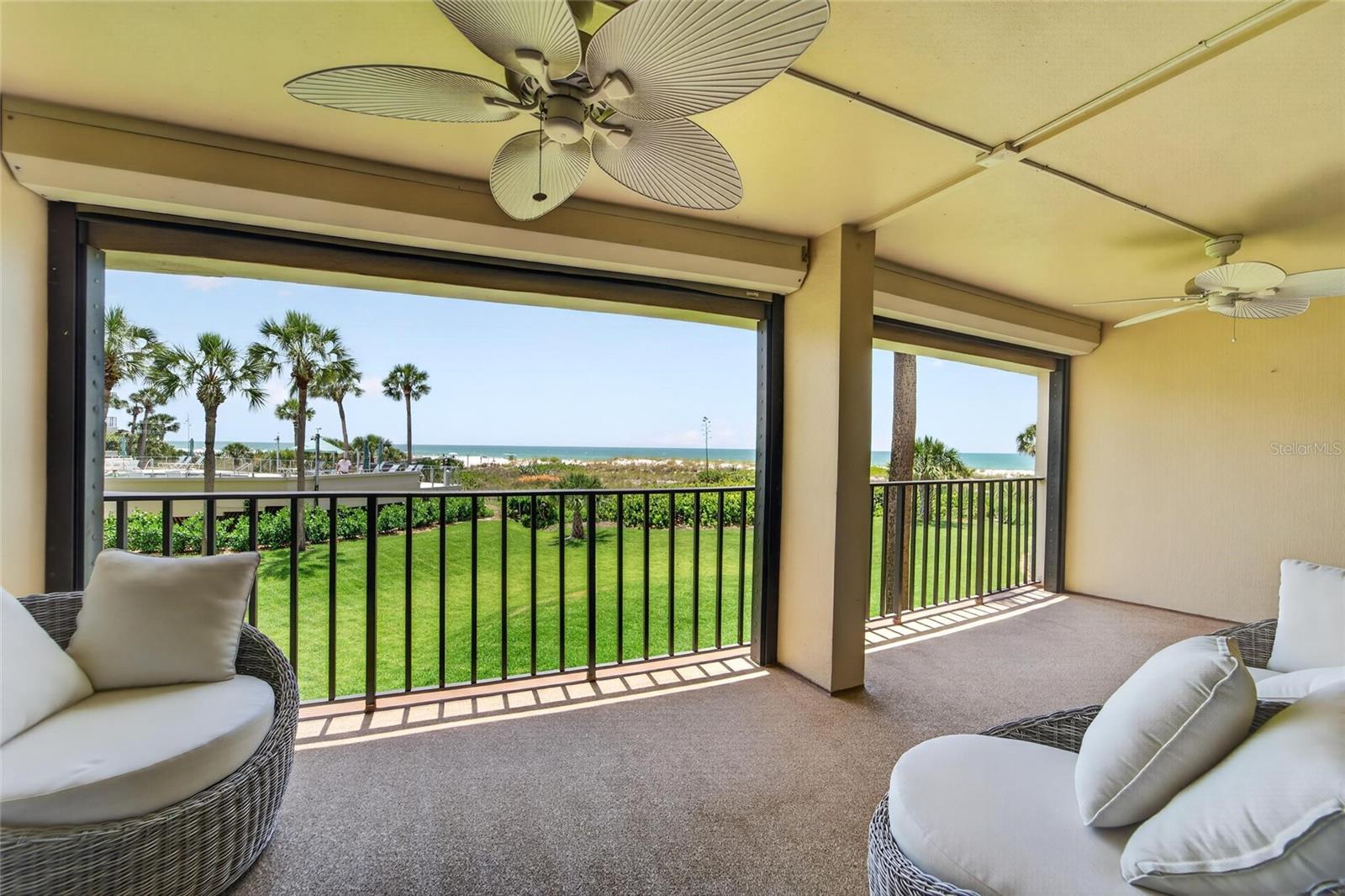 Image 15 of 94 For 4450 Gulf Boulevard 113