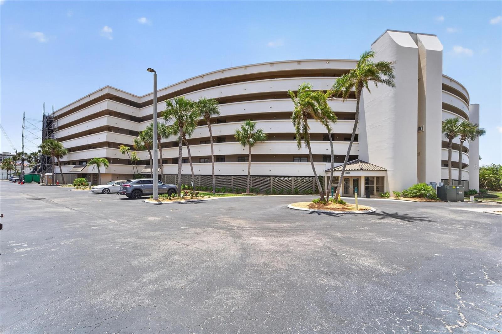 Image 16 of 94 For 4450 Gulf Boulevard 113