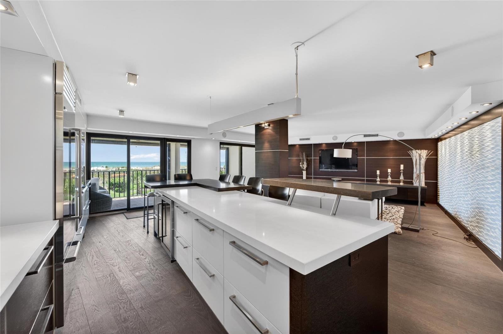 Image 20 of 94 For 4450 Gulf Boulevard 113