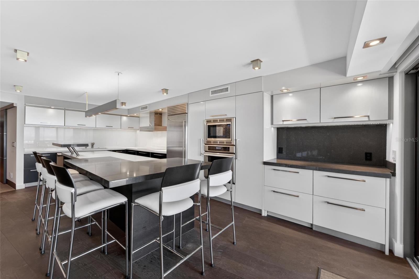 Image 29 of 94 For 4450 Gulf Boulevard 113