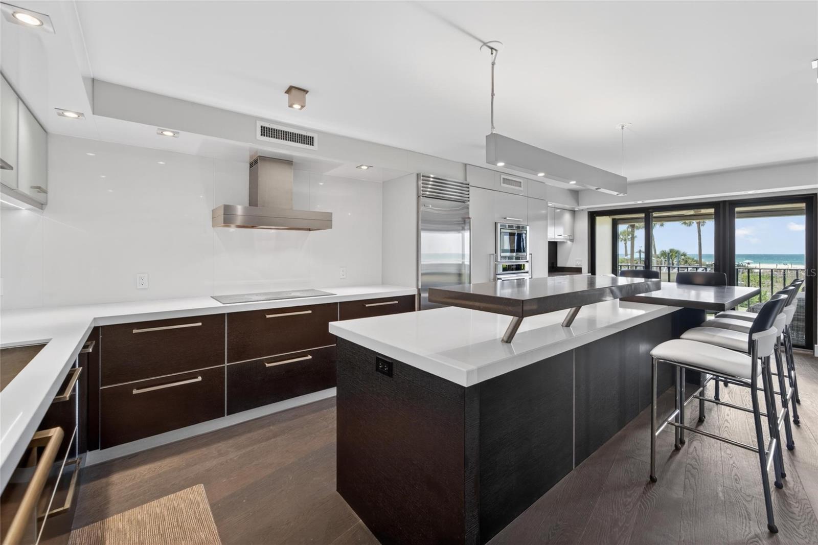 Image 30 of 94 For 4450 Gulf Boulevard 113