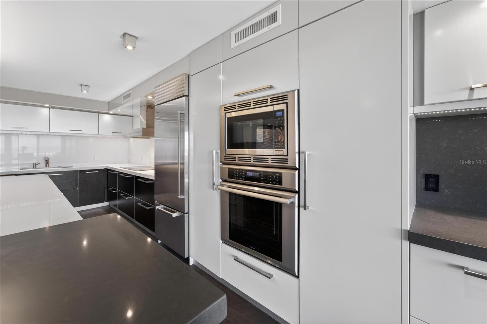 Image 36 of 94 For 4450 Gulf Boulevard 113