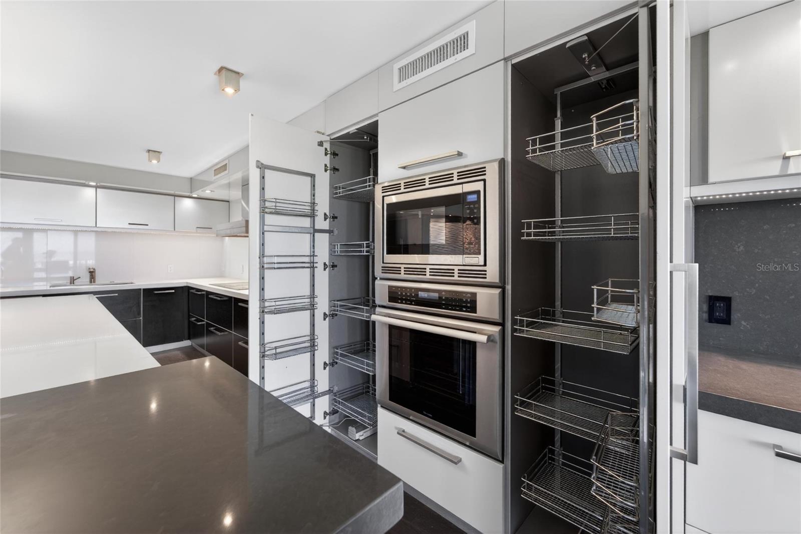Image 37 of 94 For 4450 Gulf Boulevard 113