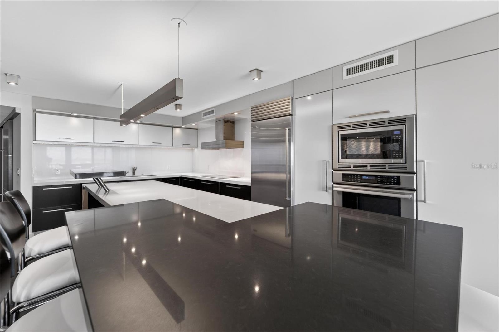 Image 39 of 94 For 4450 Gulf Boulevard 113