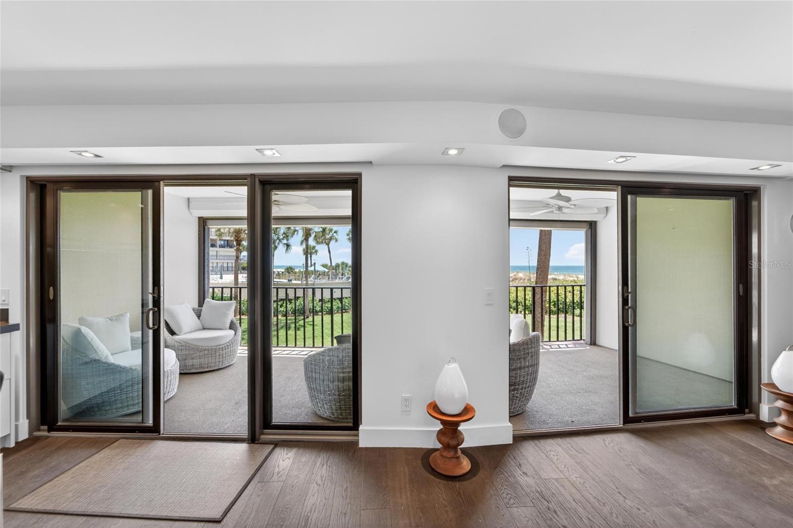 Image 41 of 94 For 4450 Gulf Boulevard 113