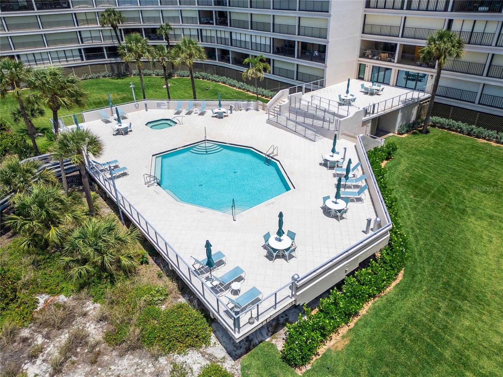 Image 72 of 94 For 4450 Gulf Boulevard 113