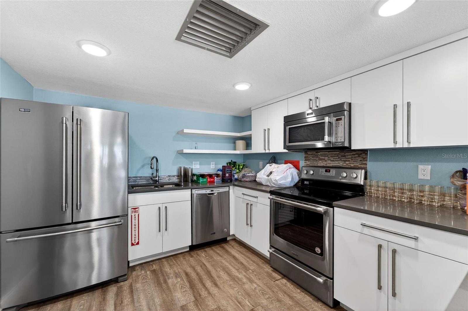 Image 76 of 94 For 4450 Gulf Boulevard 113