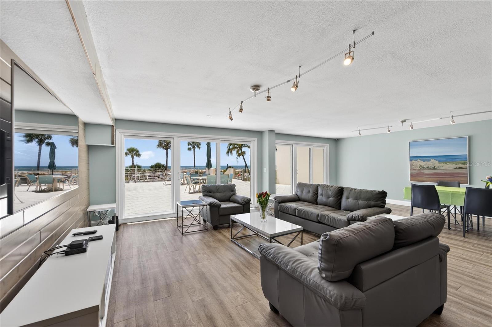 Image 79 of 94 For 4450 Gulf Boulevard 113