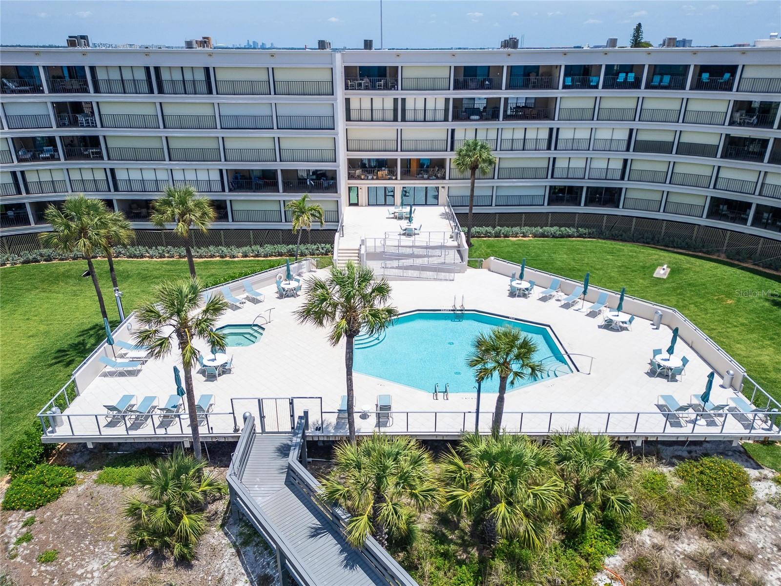 Image 9 of 94 For 4450 Gulf Boulevard 113