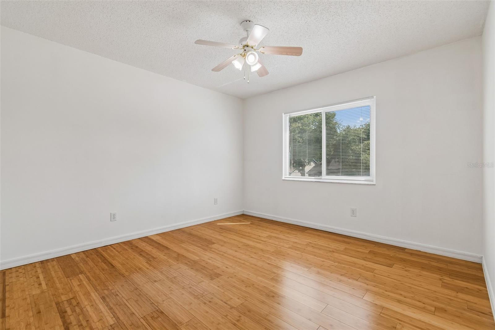 Image 22 of 48 For 12803 Longcrest Drive