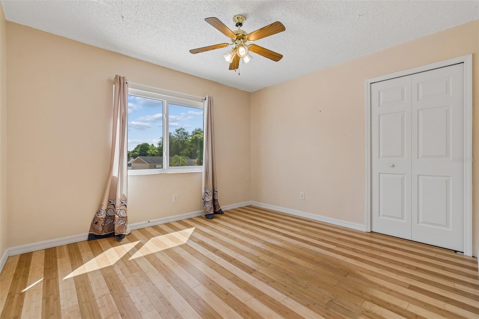 Image 24 of 48 For 12803 Longcrest Drive