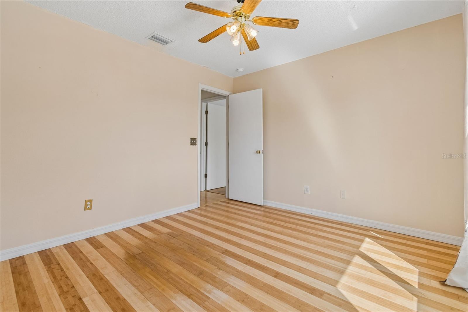 Image 25 of 48 For 12803 Longcrest Drive