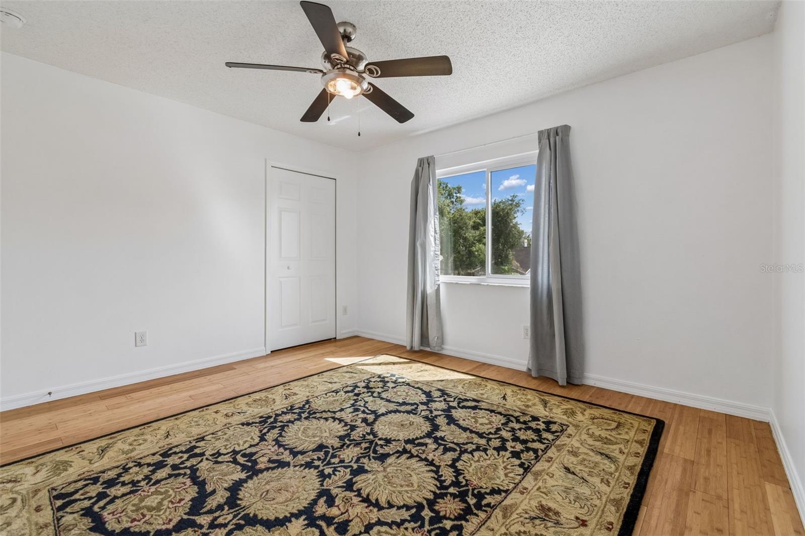 Image 26 of 48 For 12803 Longcrest Drive