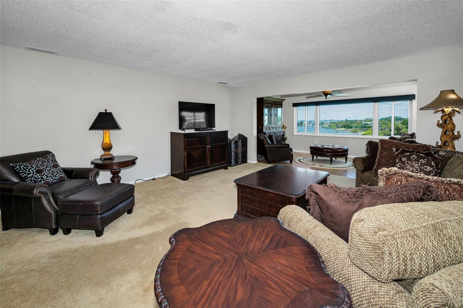 Image 11 of 55 For 100 Bluff View Drive 514c