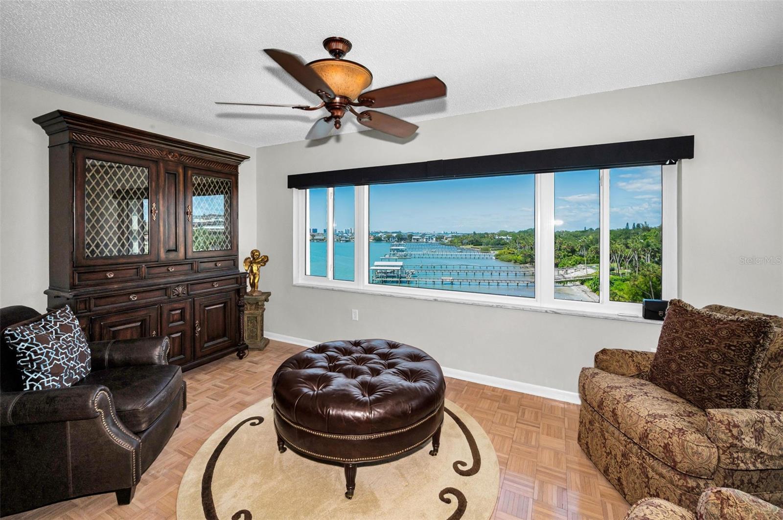 Image 16 of 55 For 100 Bluff View Drive 514c