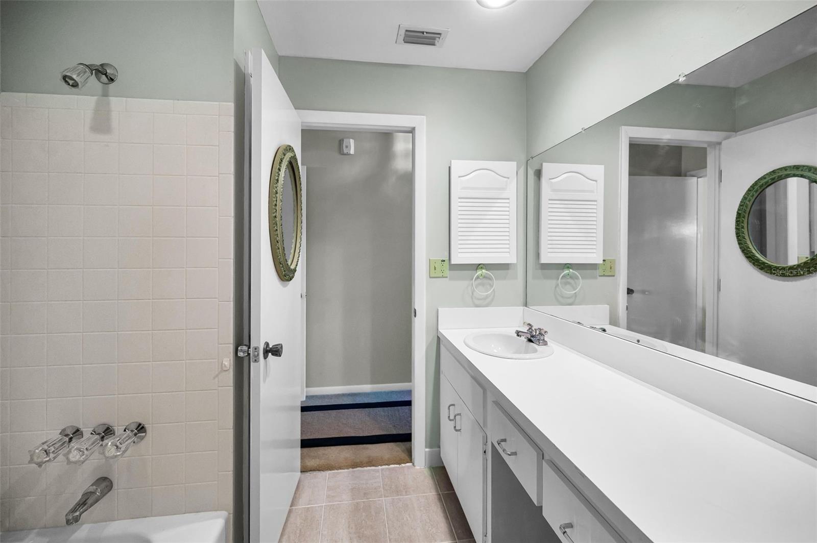 Image 31 of 55 For 100 Bluff View Drive 514c
