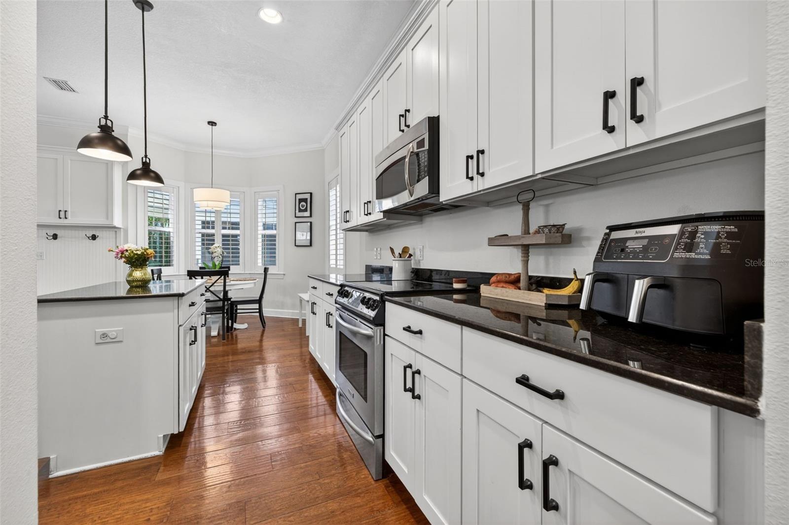 Image 16 of 39 For 2812 Paxton Avenue
