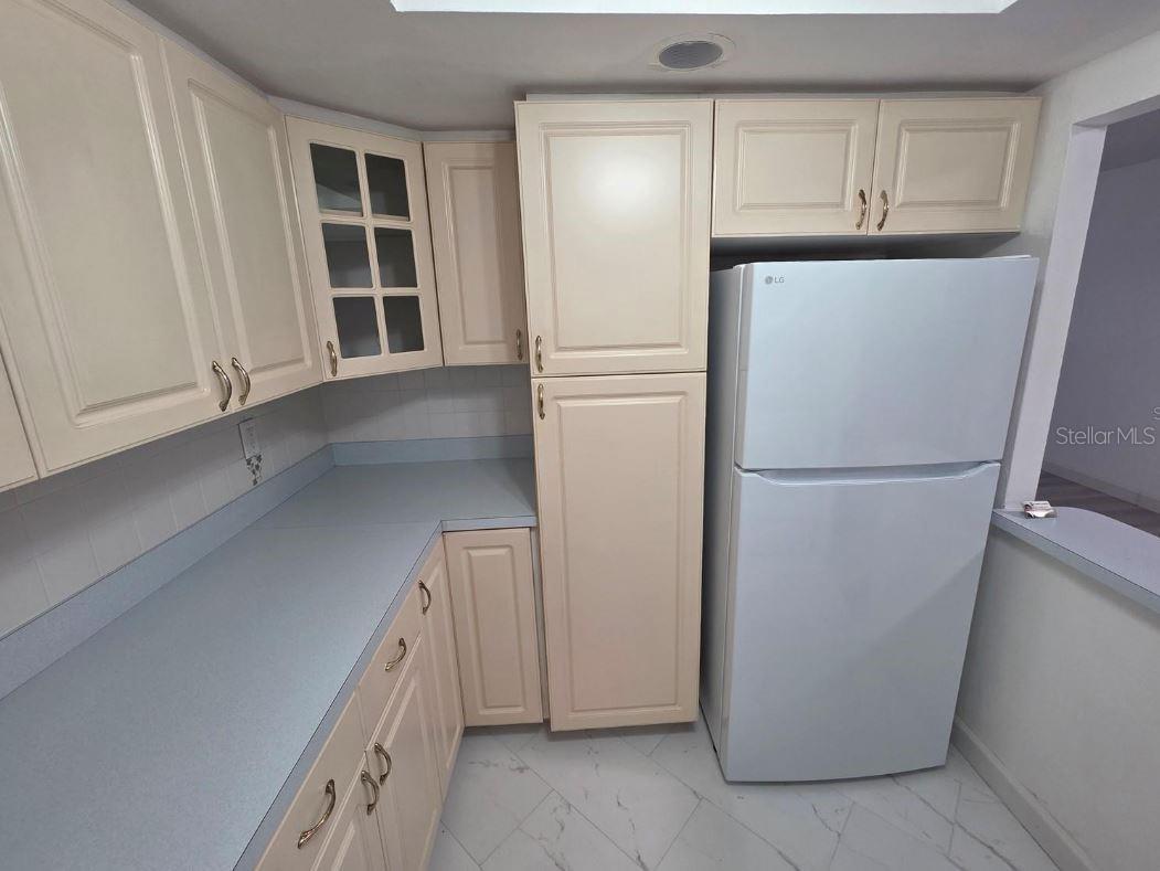 Image 18 of 21 For 7981 Smoketree Court