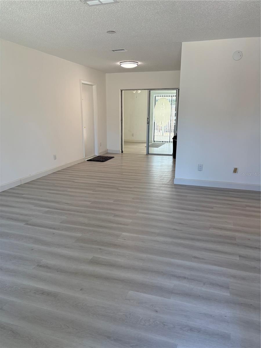 Image 4 of 21 For 7981 Smoketree Court
