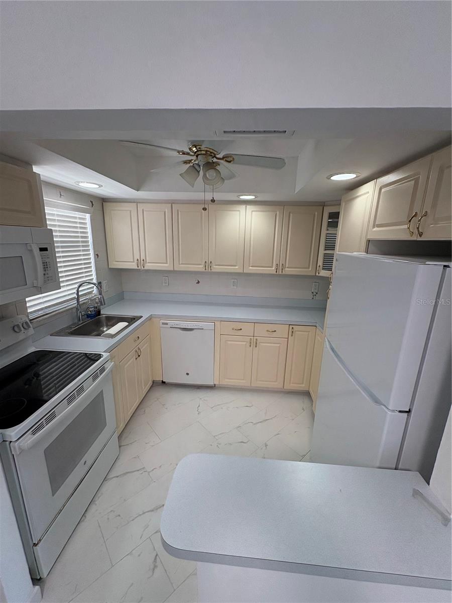 Image 5 of 21 For 7981 Smoketree Court