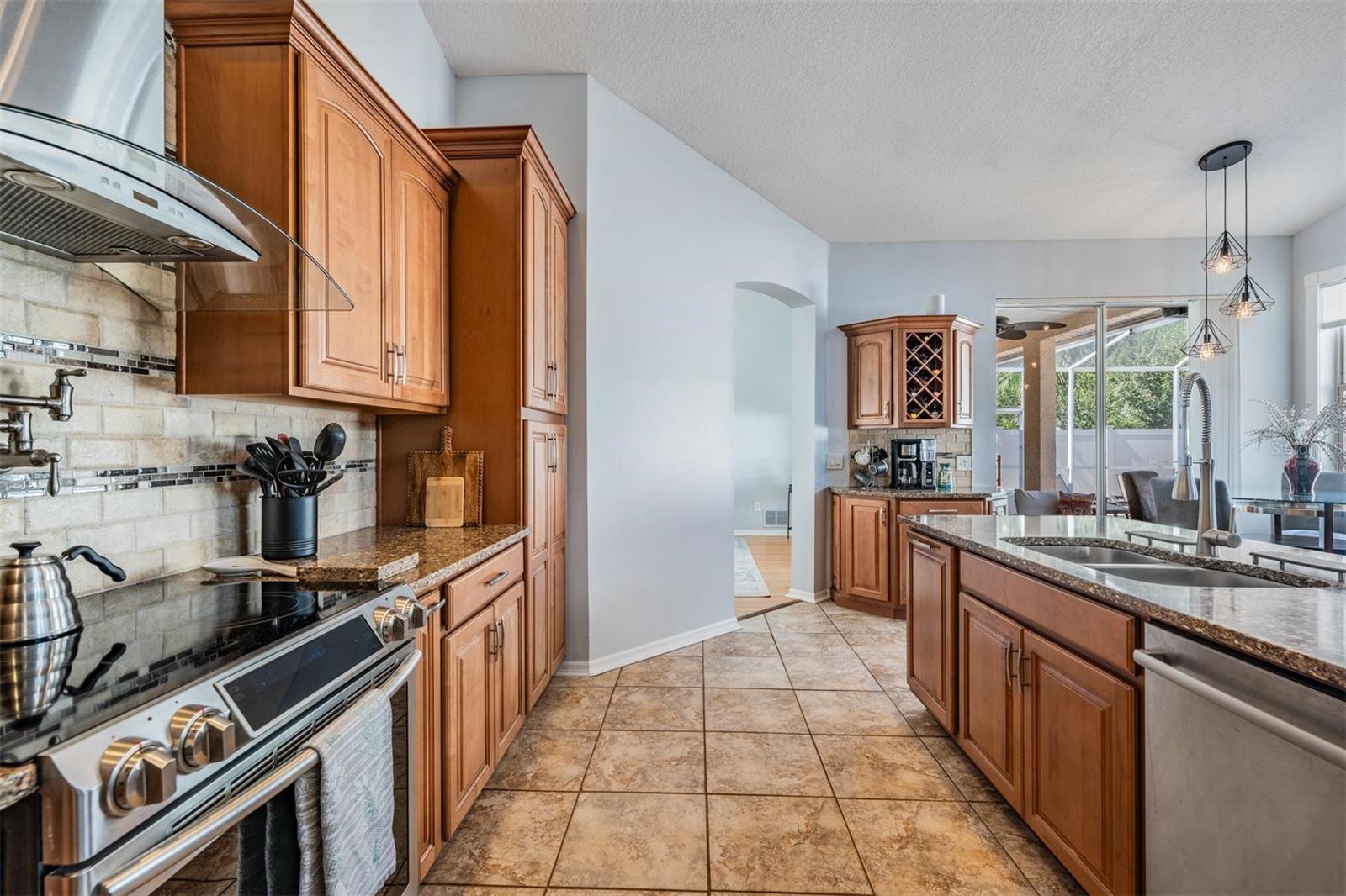 Image 6 of 49 For 1821 Palm Ridge Place