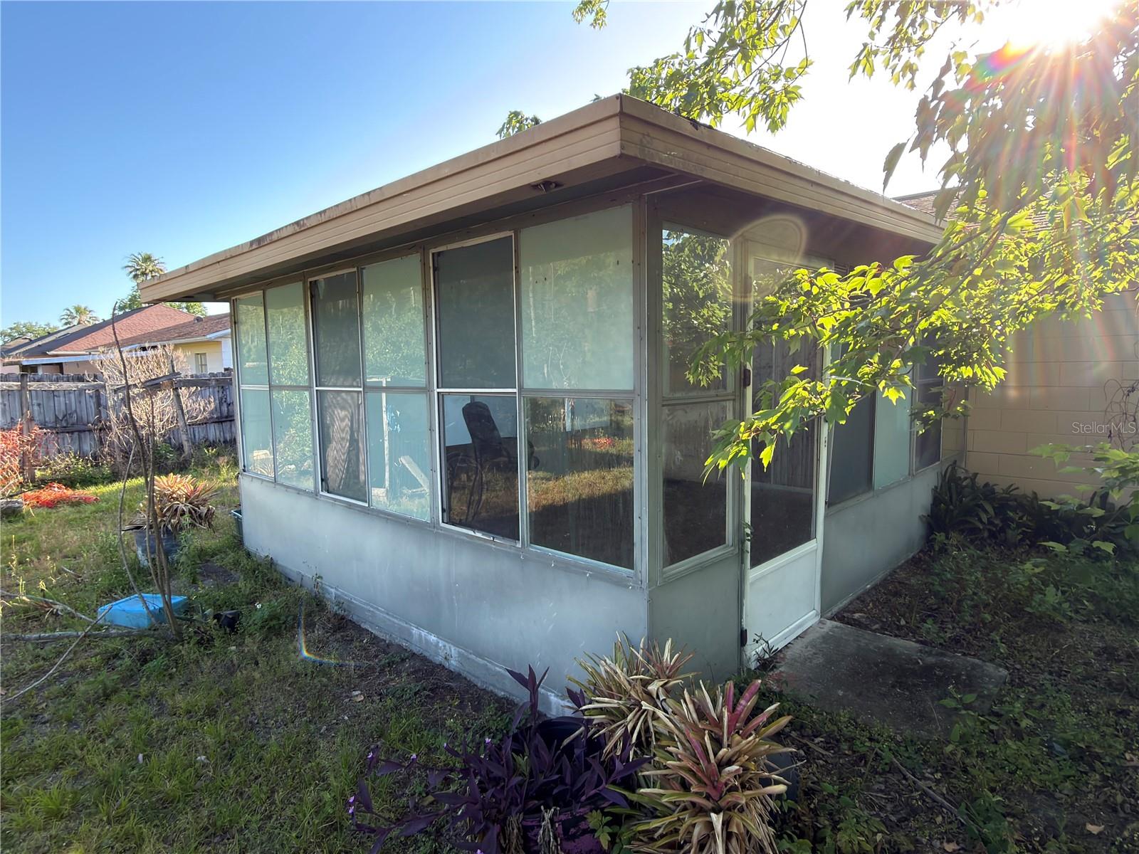 Image 5 of 24 For 3002 Colorado Avenue