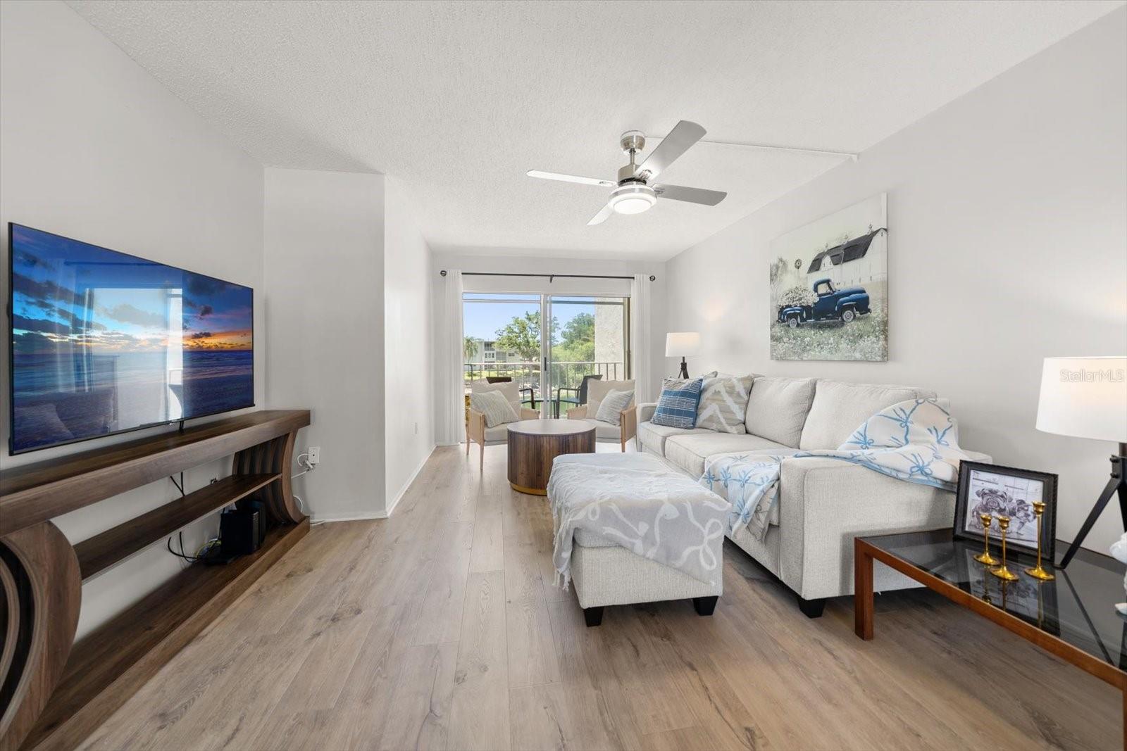 Image 10 of 43 For 948 Virginia Street 207