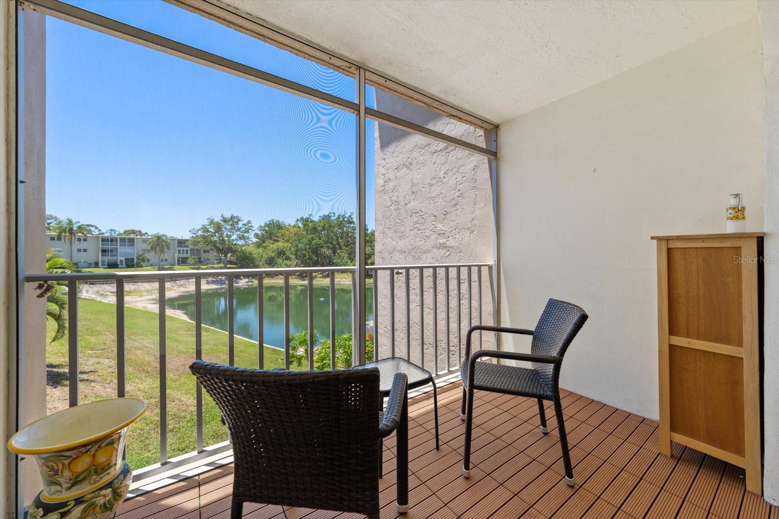 Image 13 of 43 For 948 Virginia Street 207