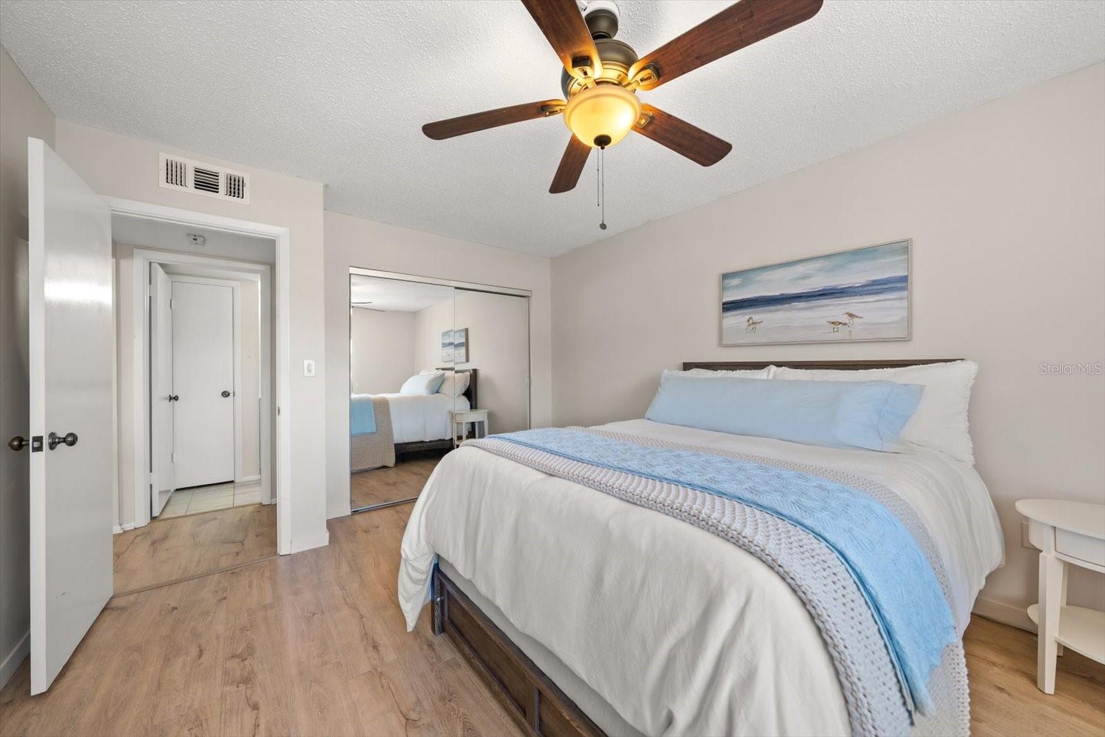 Image 16 of 43 For 948 Virginia Street 207