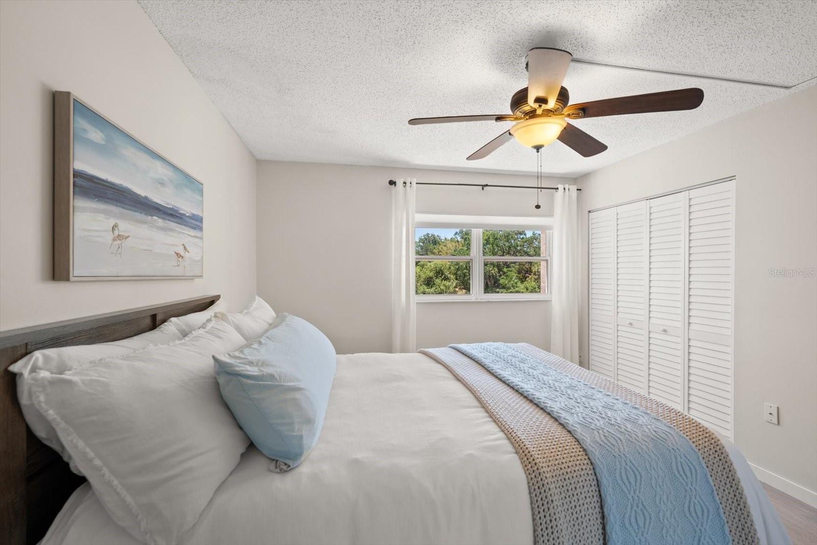 Image 18 of 43 For 948 Virginia Street 207