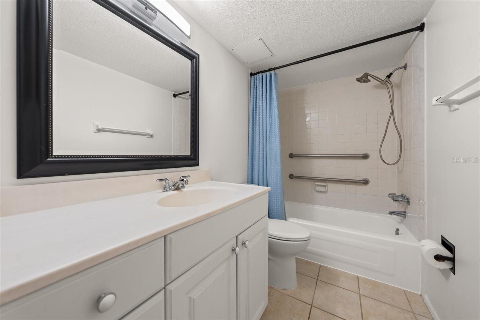 Image 19 of 43 For 948 Virginia Street 207