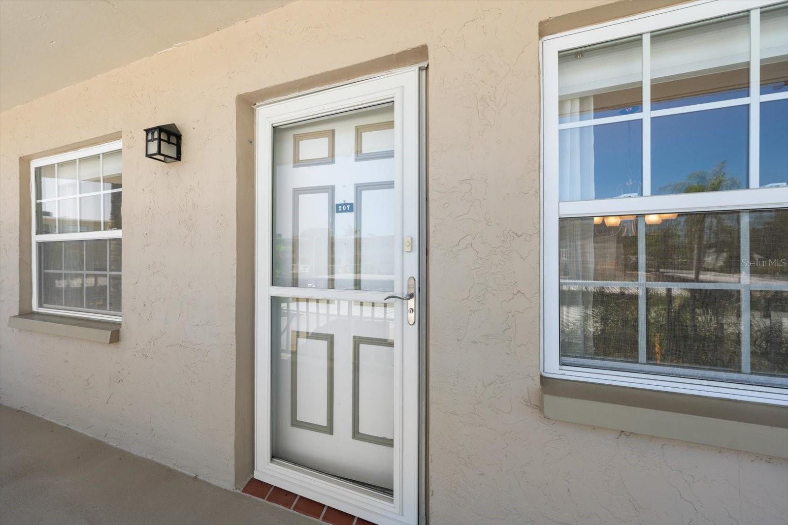 Image 2 of 43 For 948 Virginia Street 207