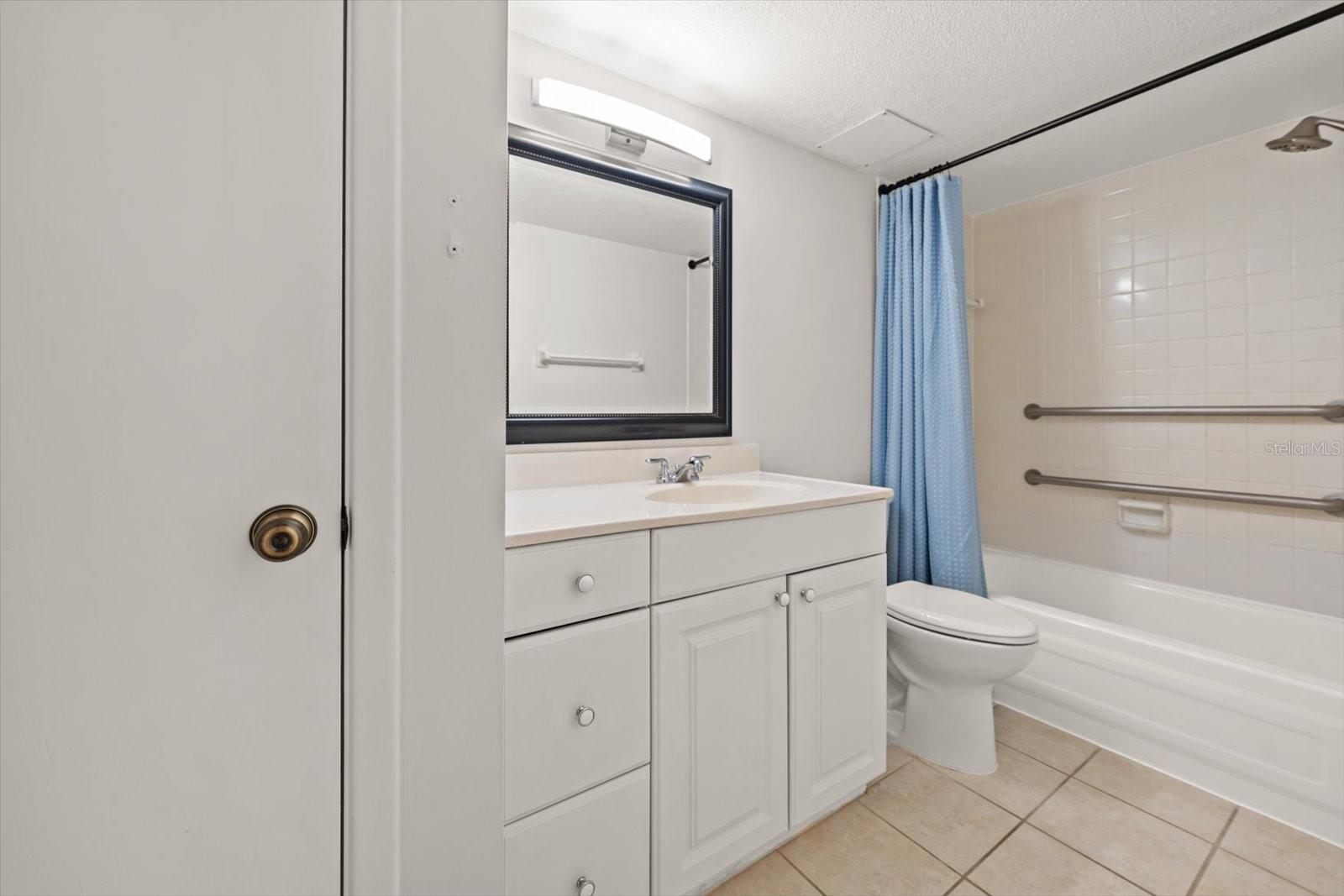 Image 20 of 43 For 948 Virginia Street 207