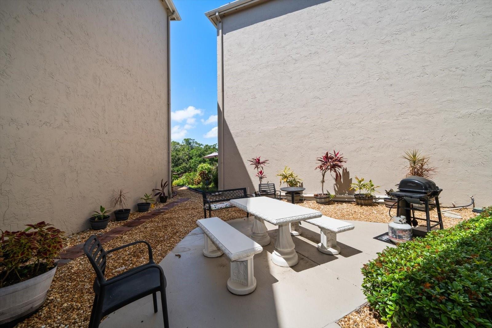 Image 40 of 43 For 948 Virginia Street 207