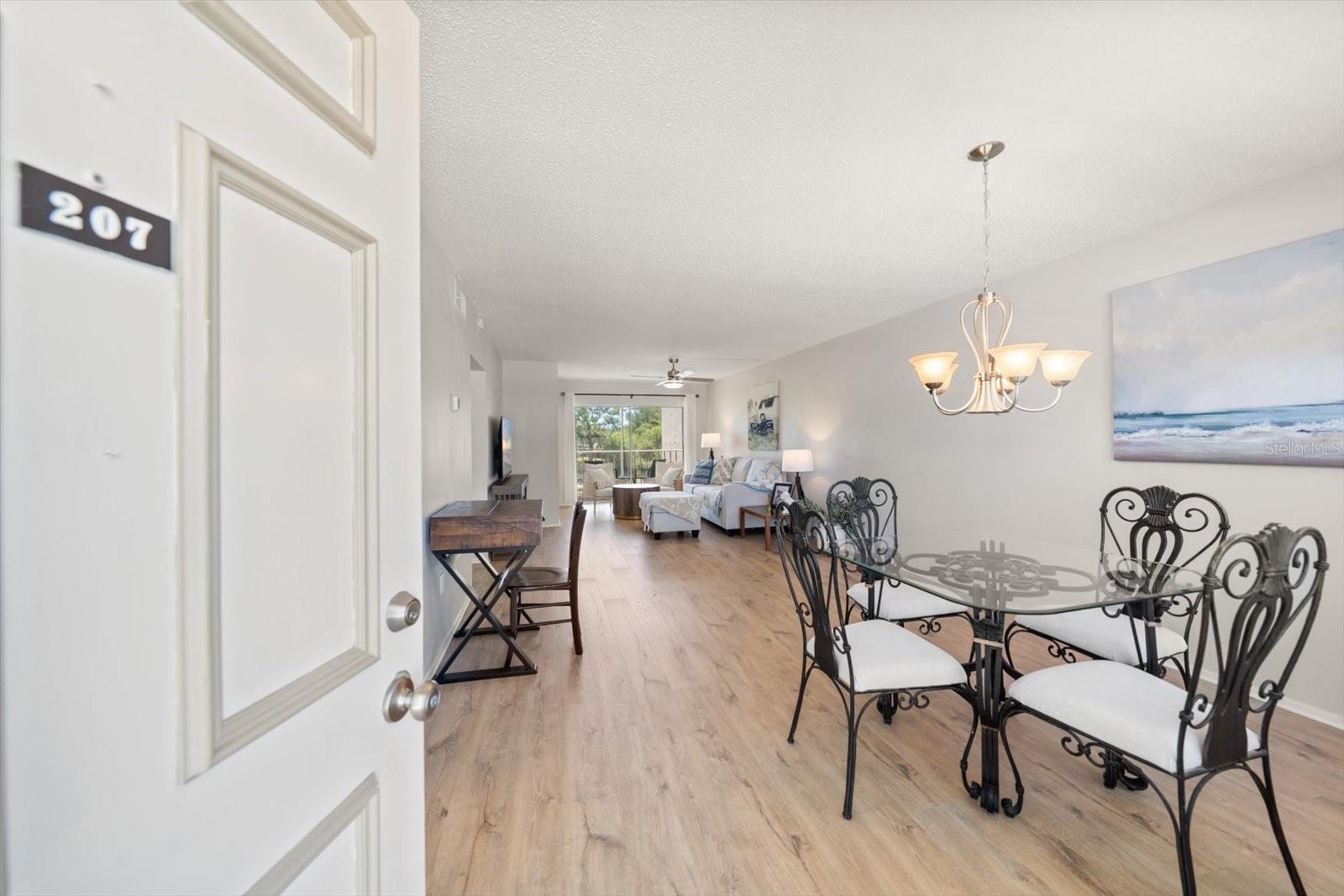 Image 5 of 43 For 948 Virginia Street 207