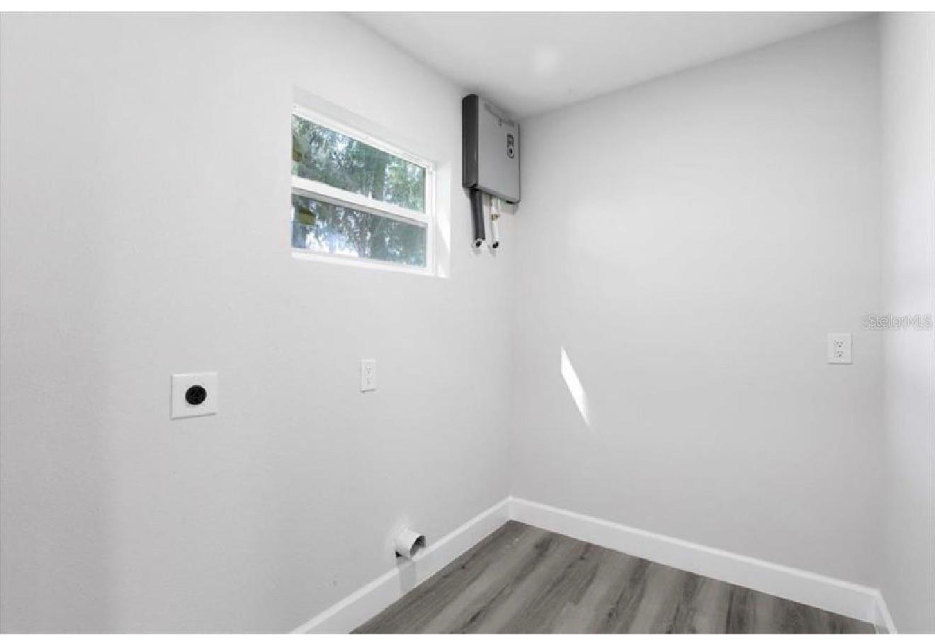 Image 6 of 23 For 506 Warnell Street