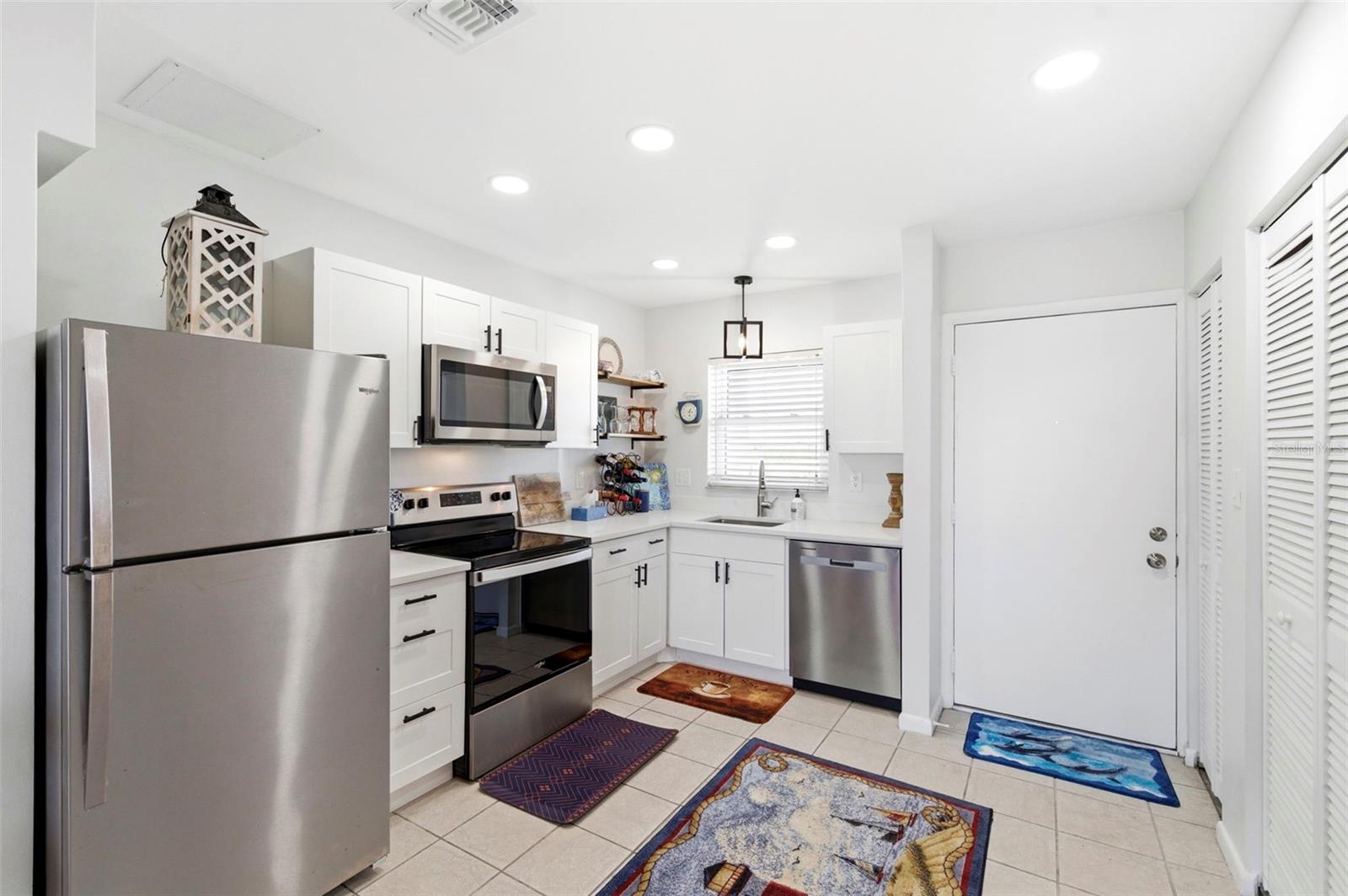 Image 10 of 63 For 4939 Floramar Terrace 501