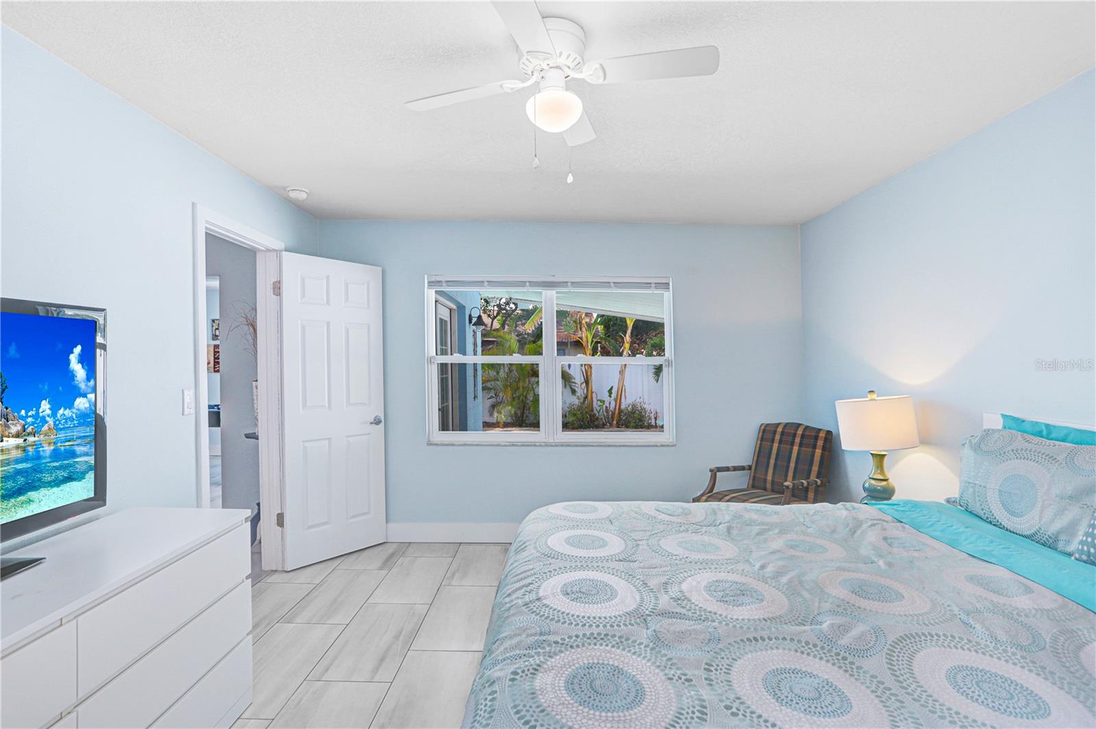 Image 16 of 27 For 12819 129th Terrace