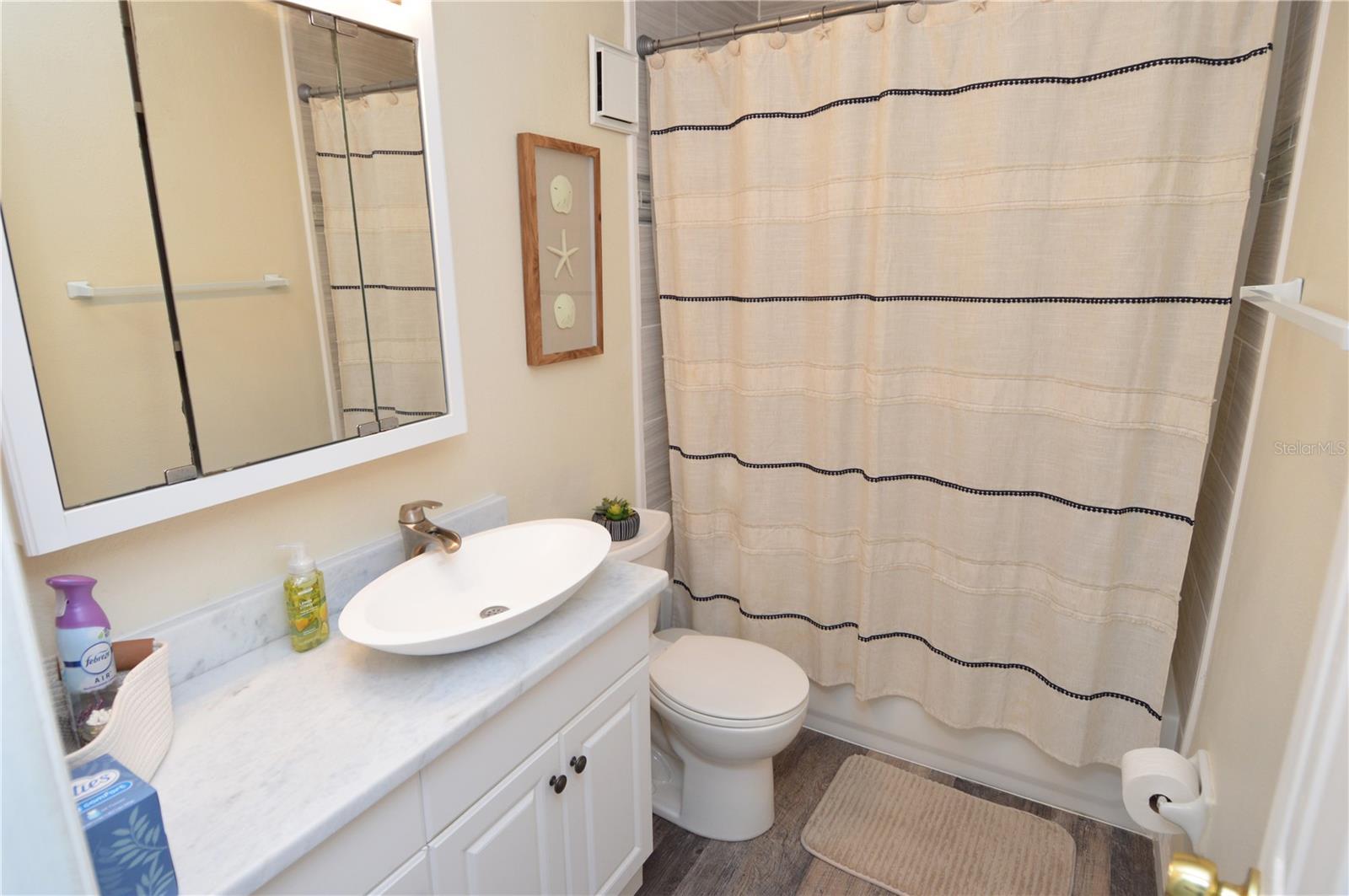 Image 42 of 100 For 121 Seahorse Drive Se C