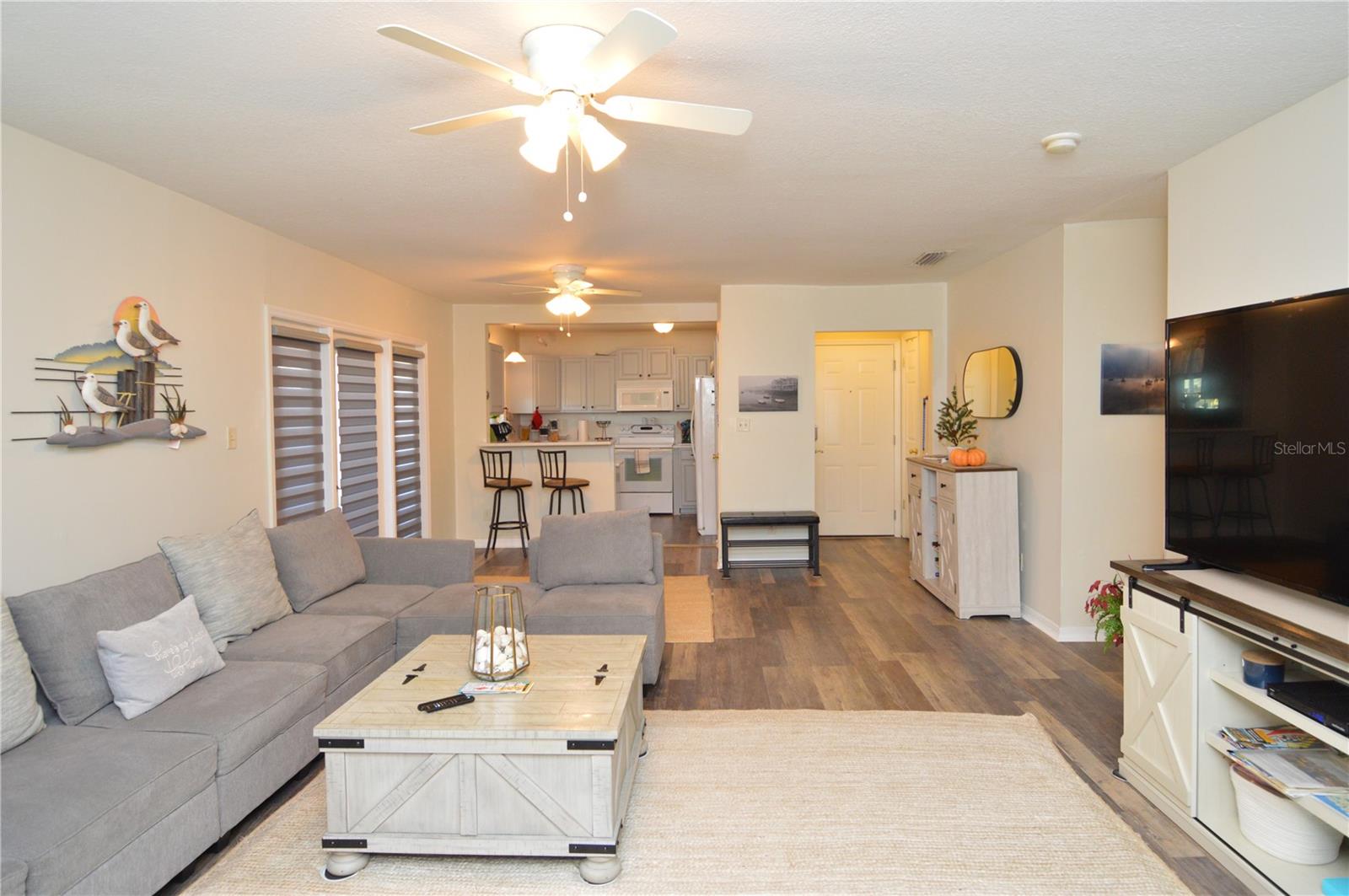 Image 5 of 100 For 121 Seahorse Drive Se C
